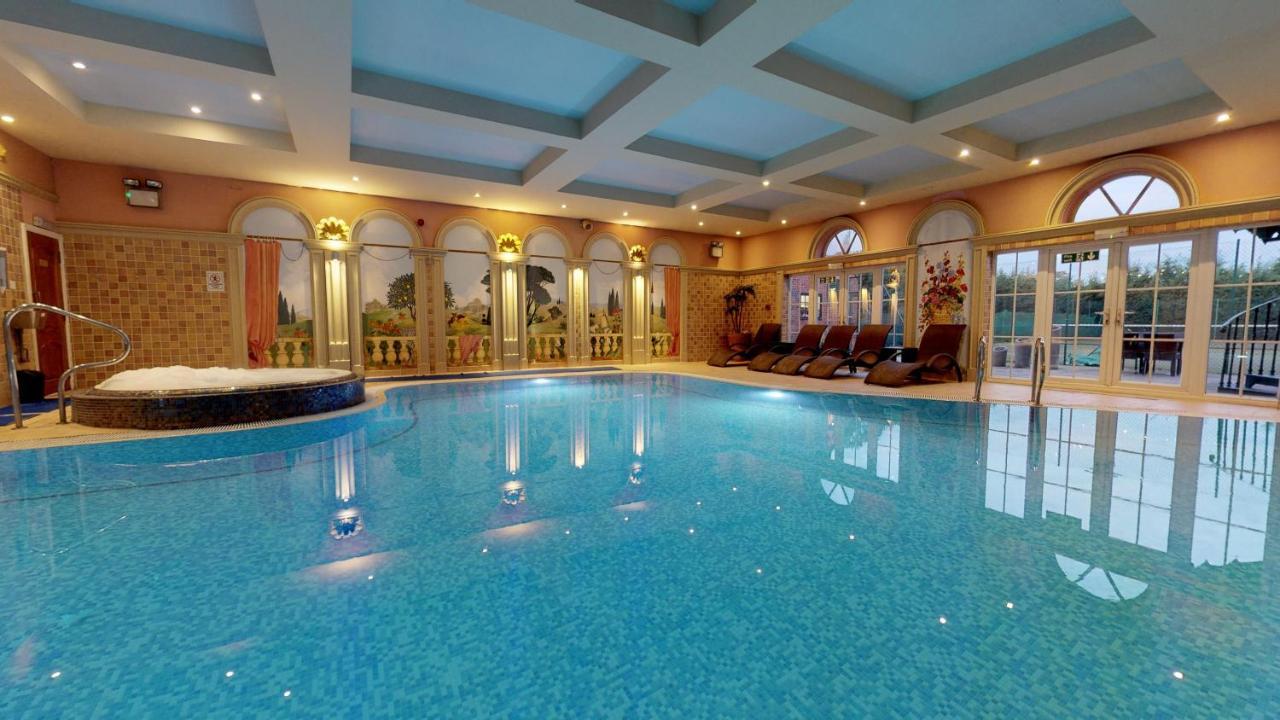 Grosvenor Pulford Hotel & Spa Esterno foto