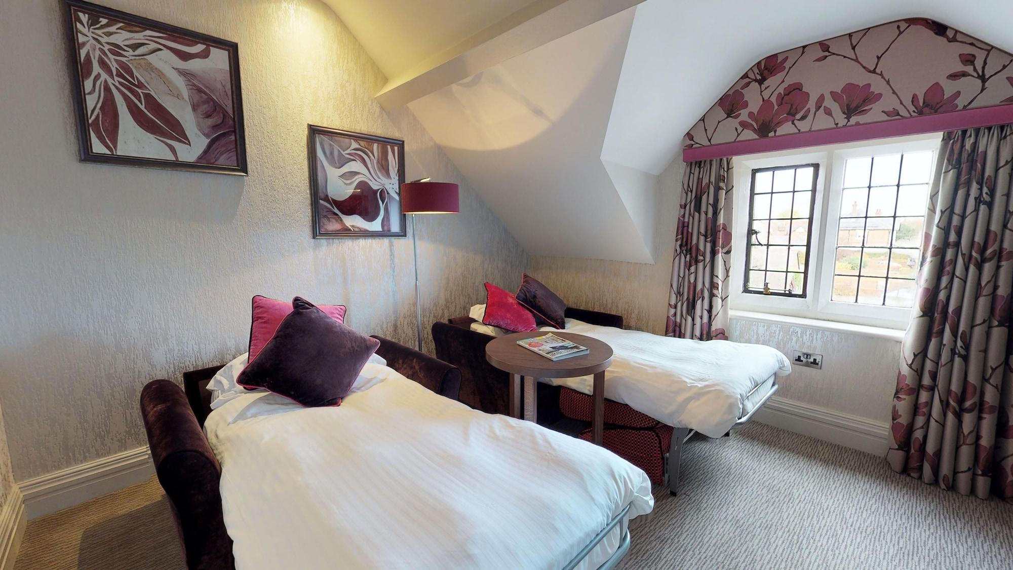 Grosvenor Pulford Hotel & Spa Esterno foto
