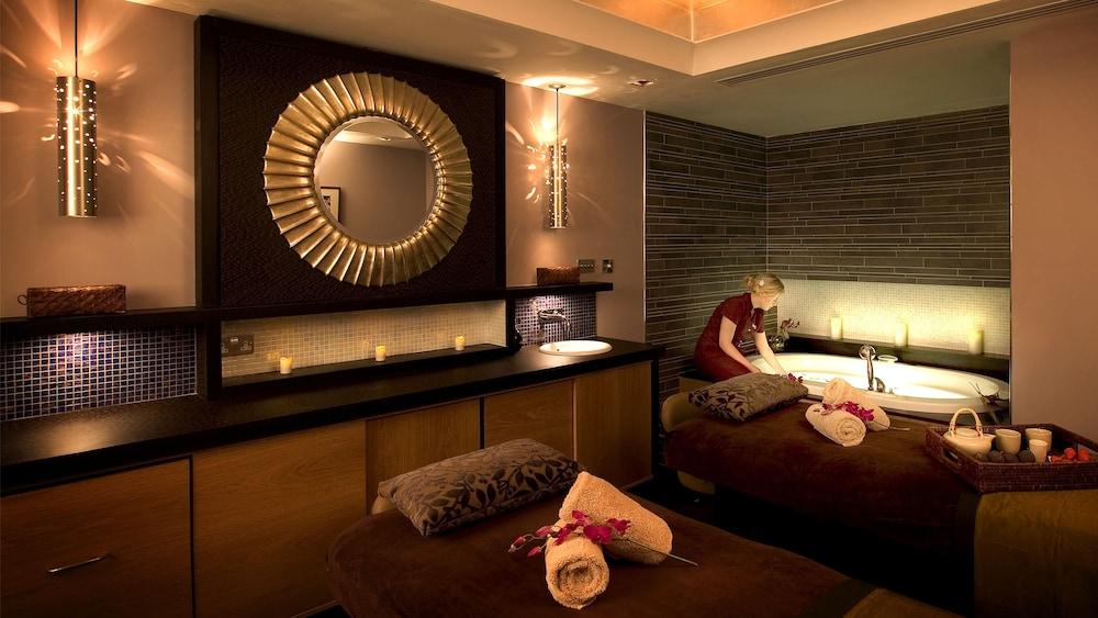 Grosvenor Pulford Hotel & Spa Esterno foto