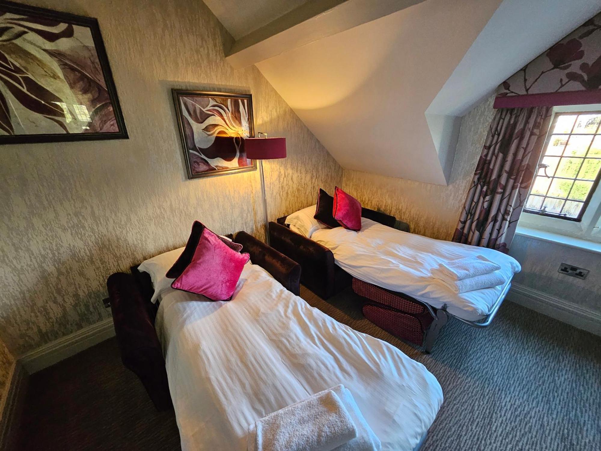 Grosvenor Pulford Hotel & Spa Esterno foto